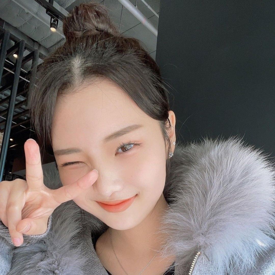 Behind-the-scenes cut of Kim Soyeon (2004)