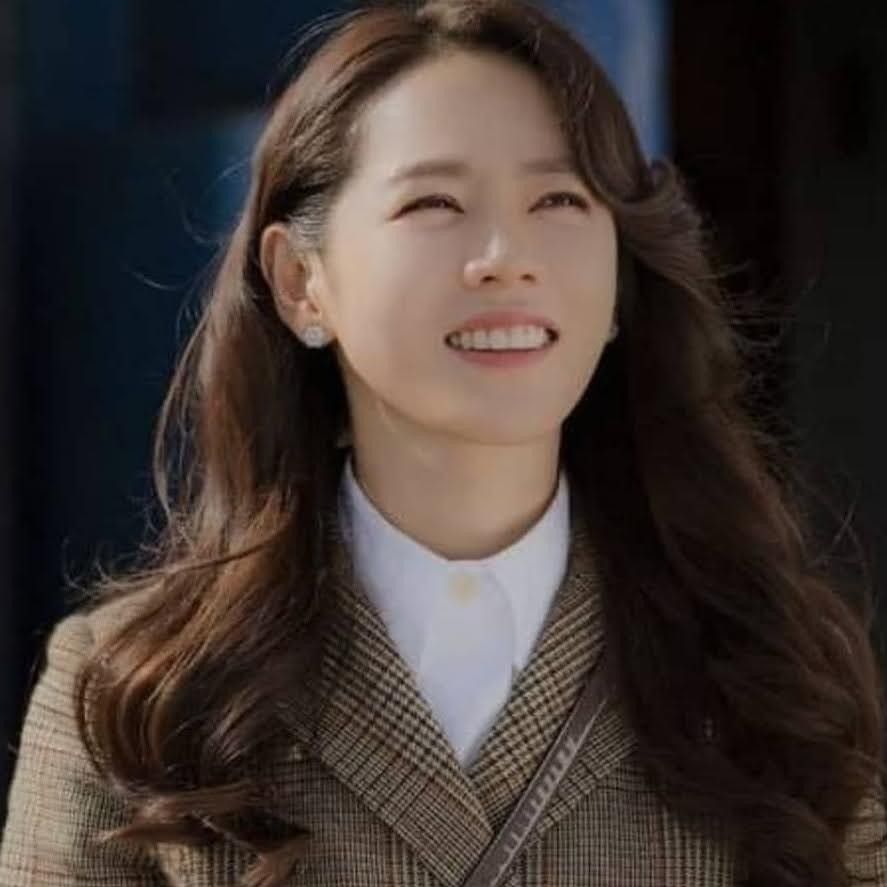 Behind-the-scenes cut of Son Yejin