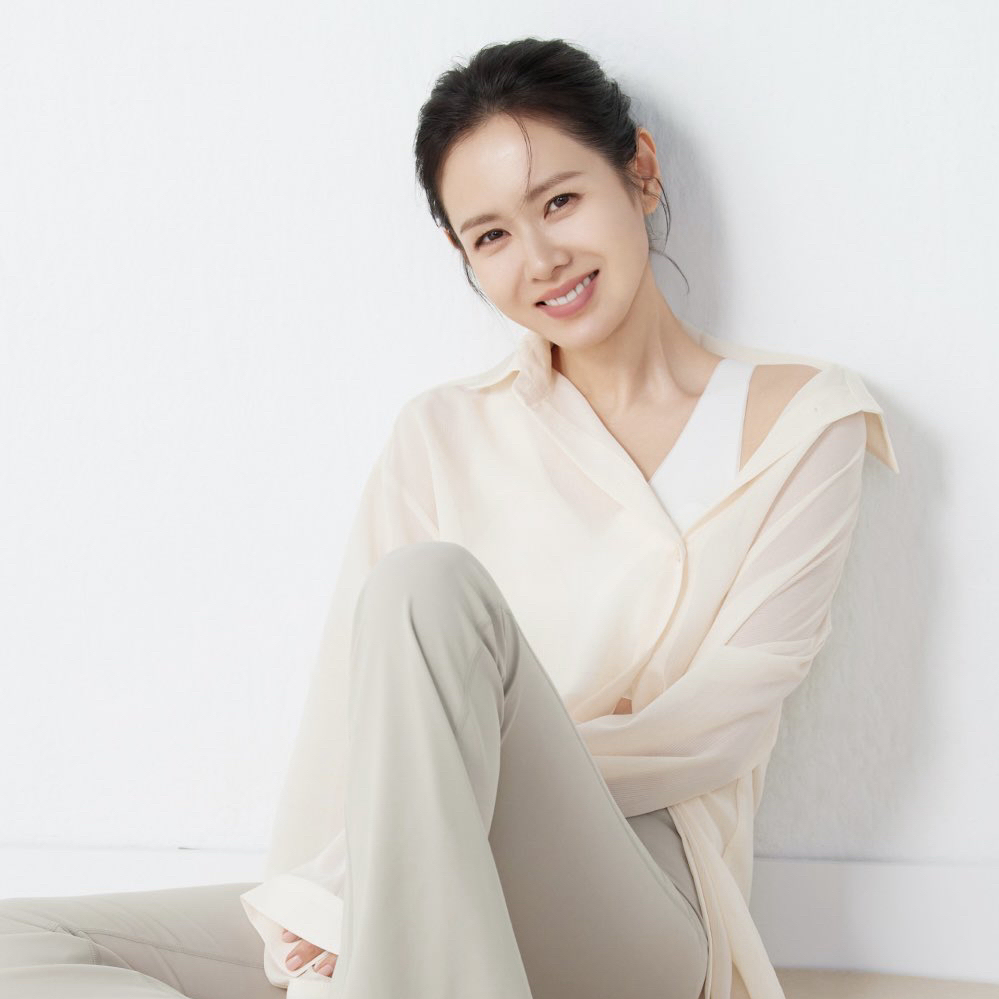 Behind-the-scenes cut of Son Yejin