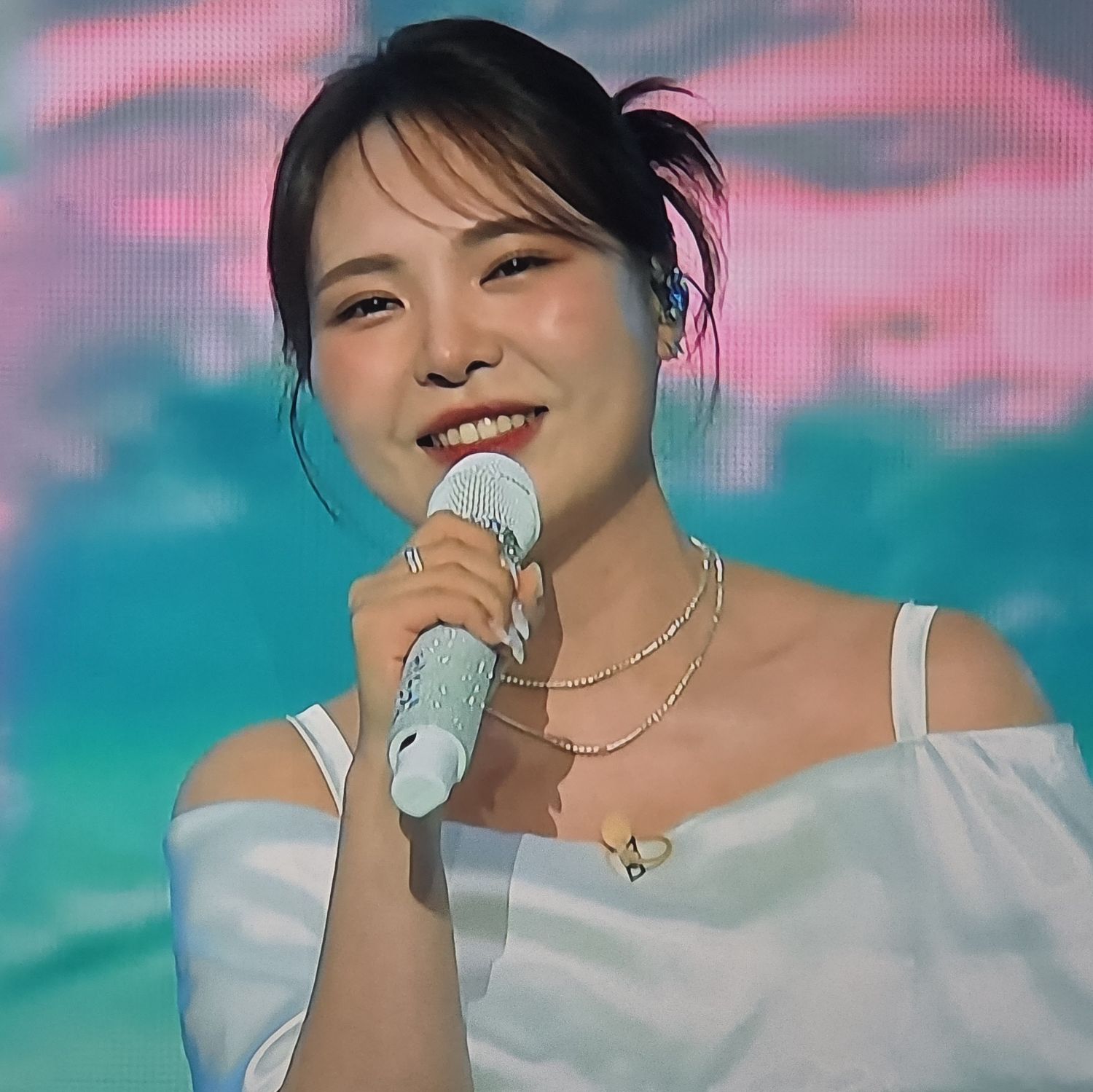 A moment captured by a fan of Miss Kim