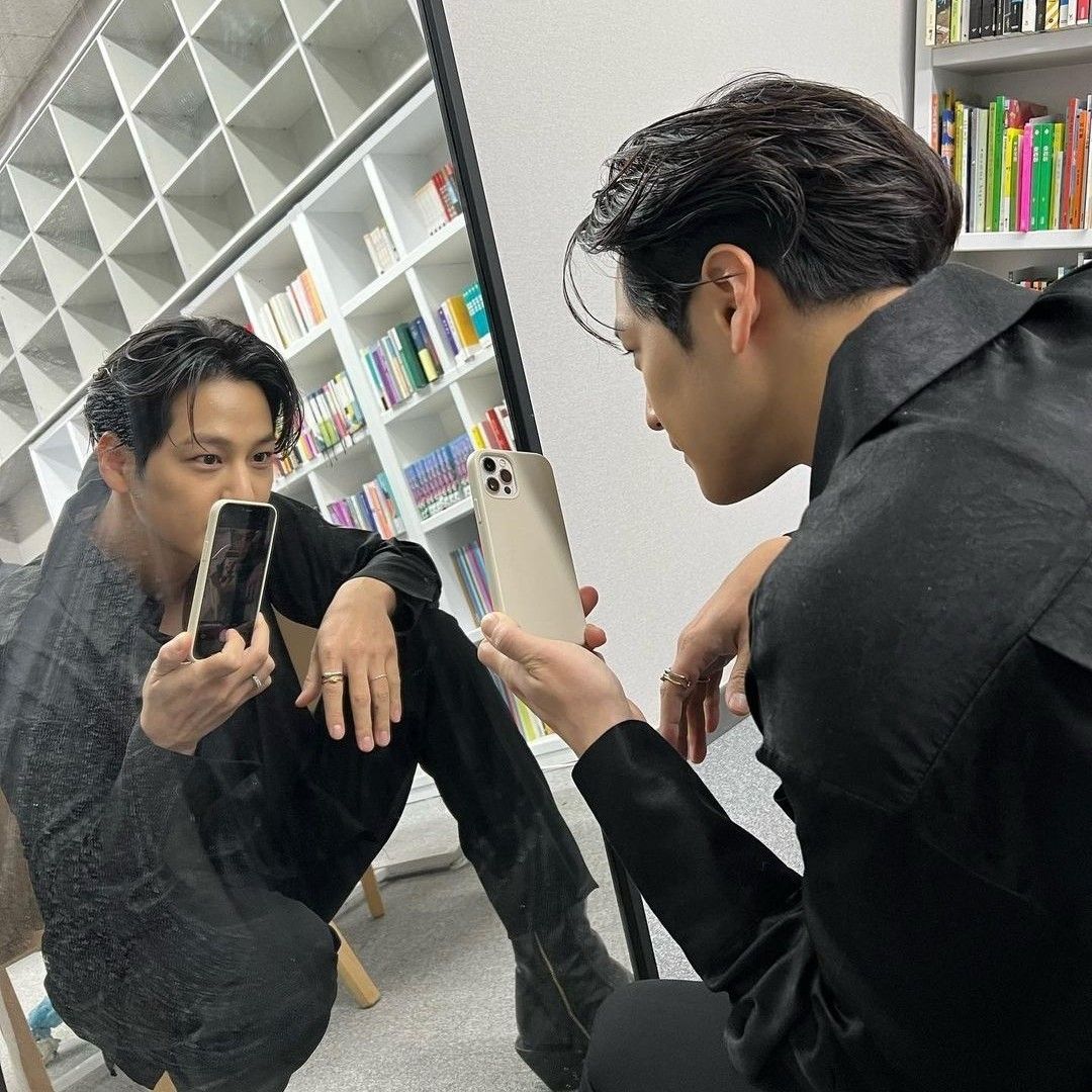 A moment captured by a fan of Kim Bum
