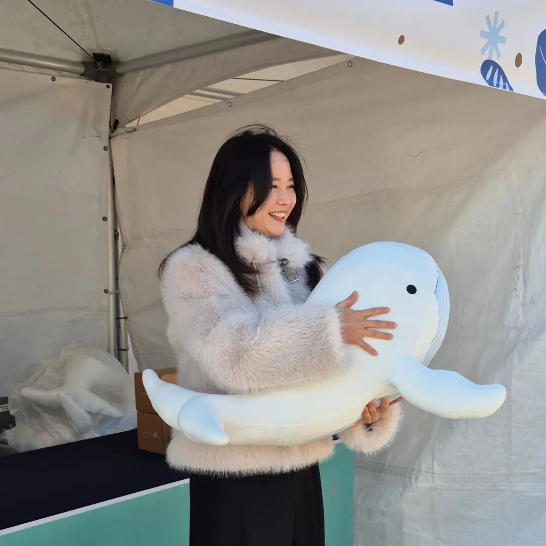 Momen yang diabadikan oleh penggemar Song Jihyo