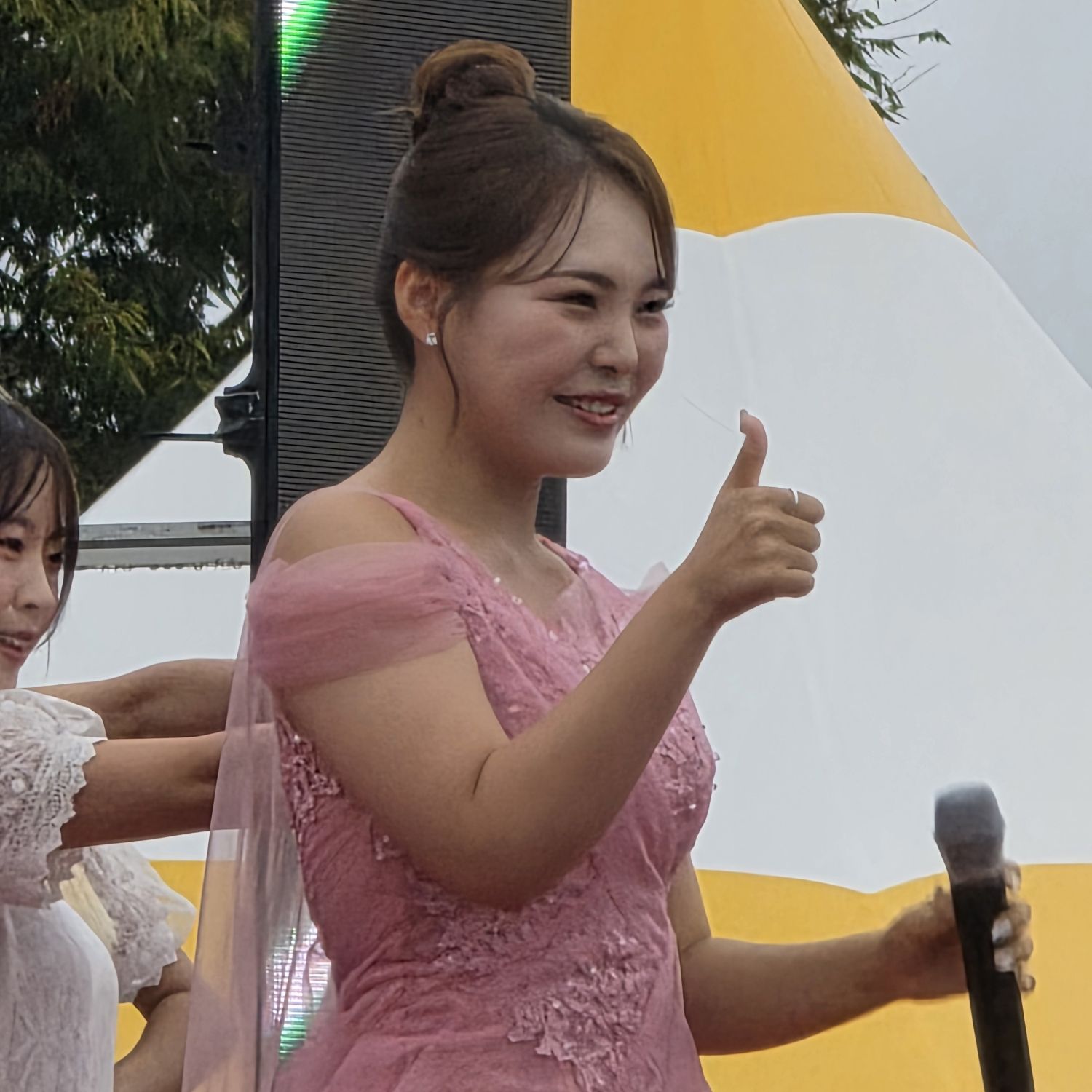 A moment captured by a fan of Miss Kim