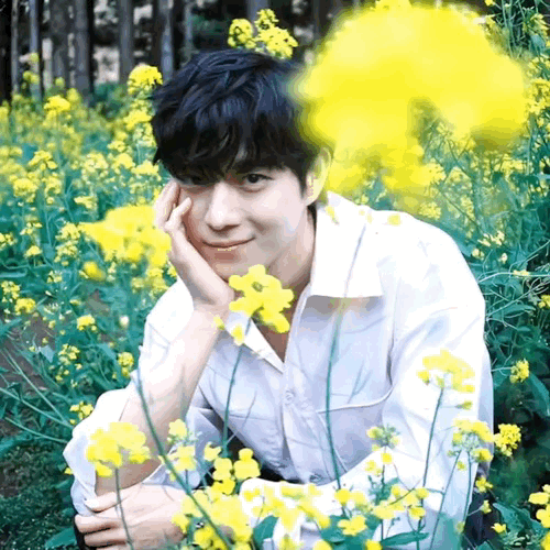 Behind-the-scenes cut of Kim Youngdae