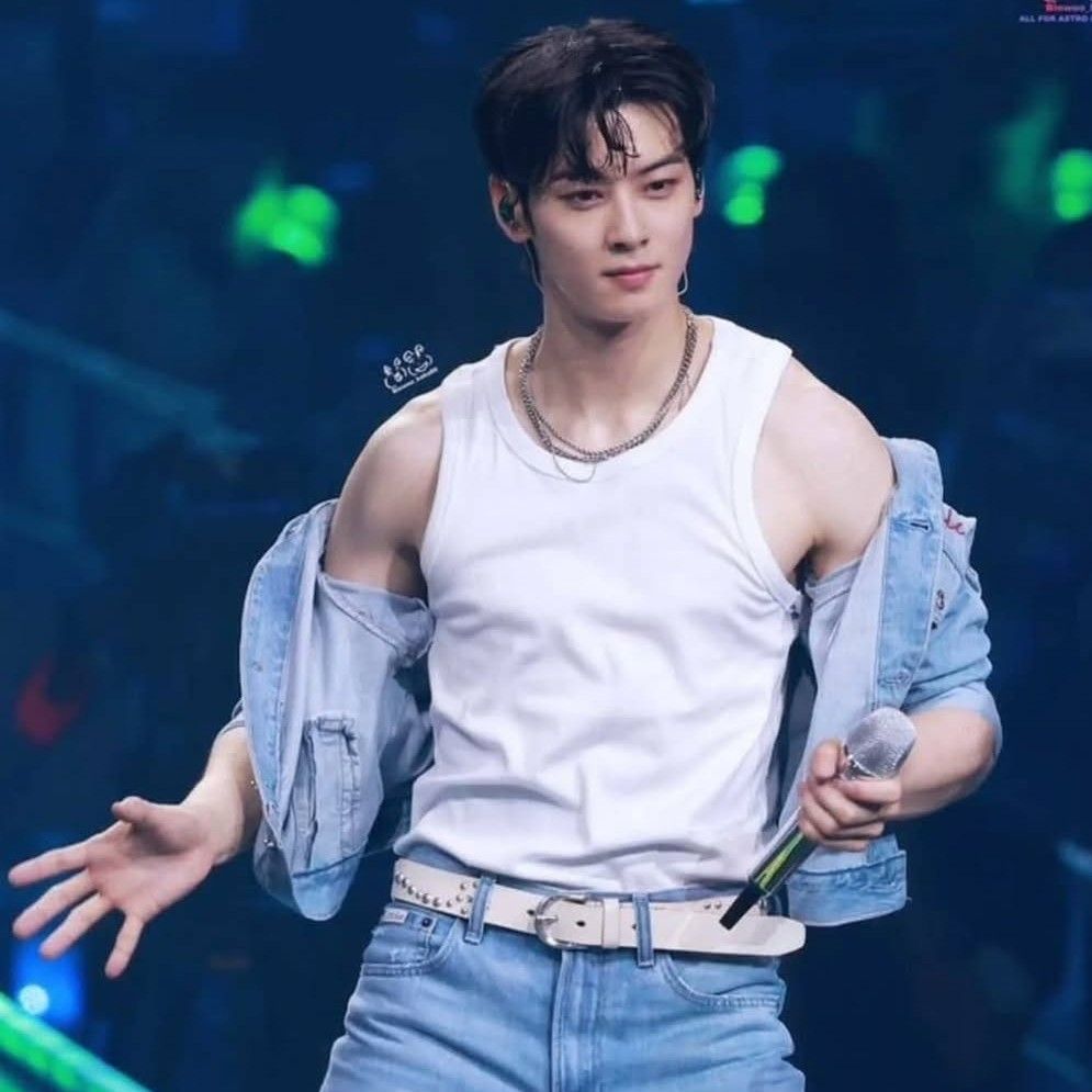 Cuplikan di balik layar dari Cha Eunwoo