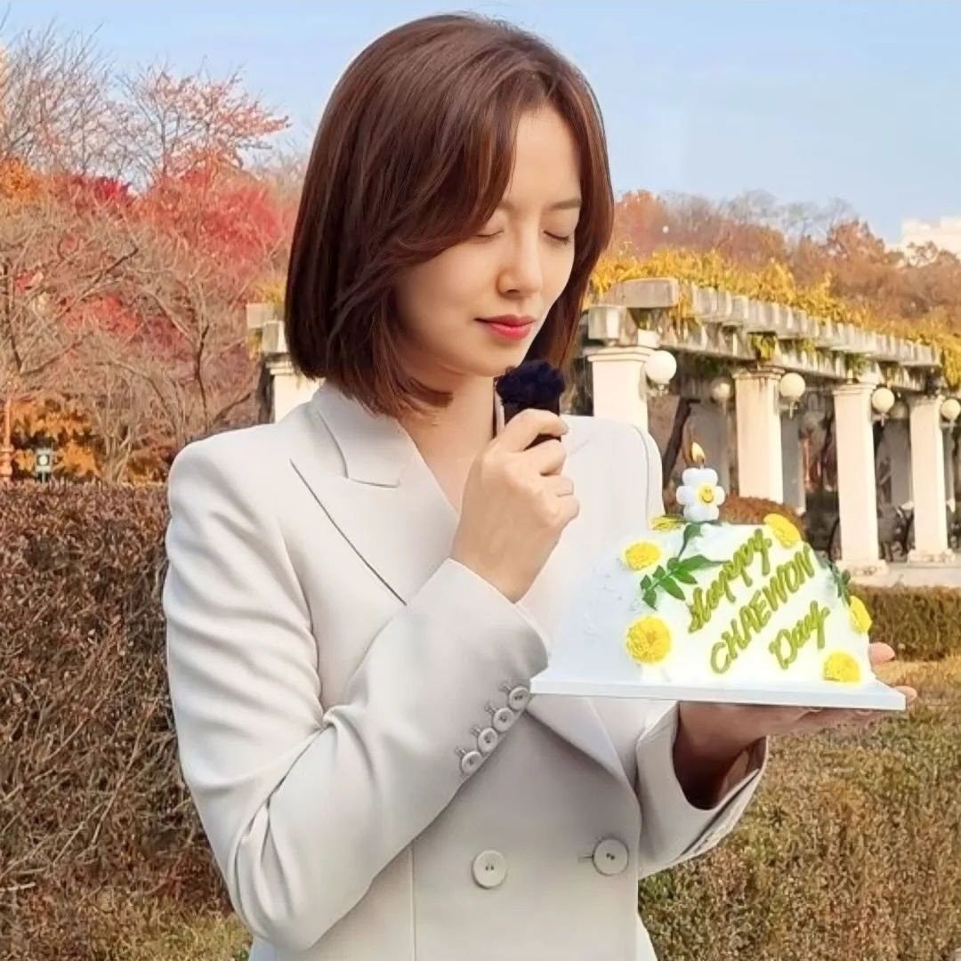 Latest photo of Moon Chaewon