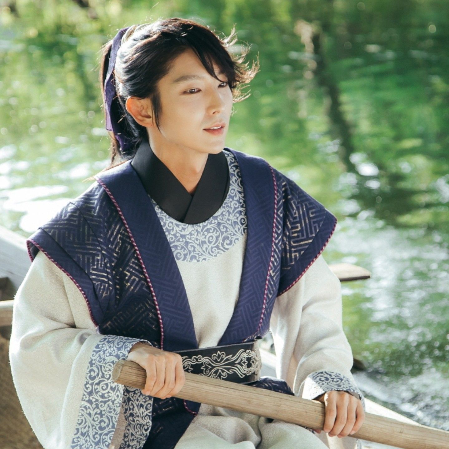 A moment captured by a fan of Lee Joongi