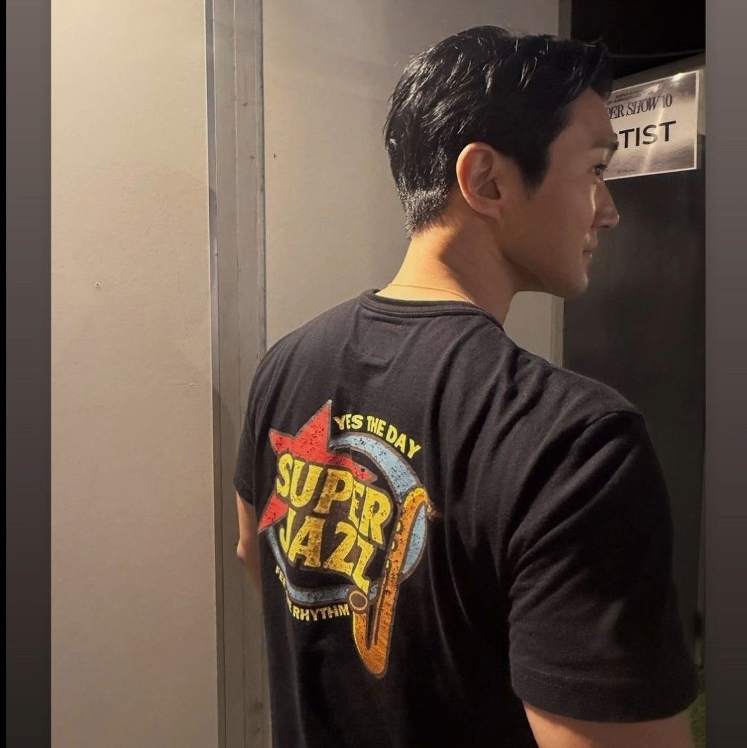 Recent activity shot of Choi Siwon