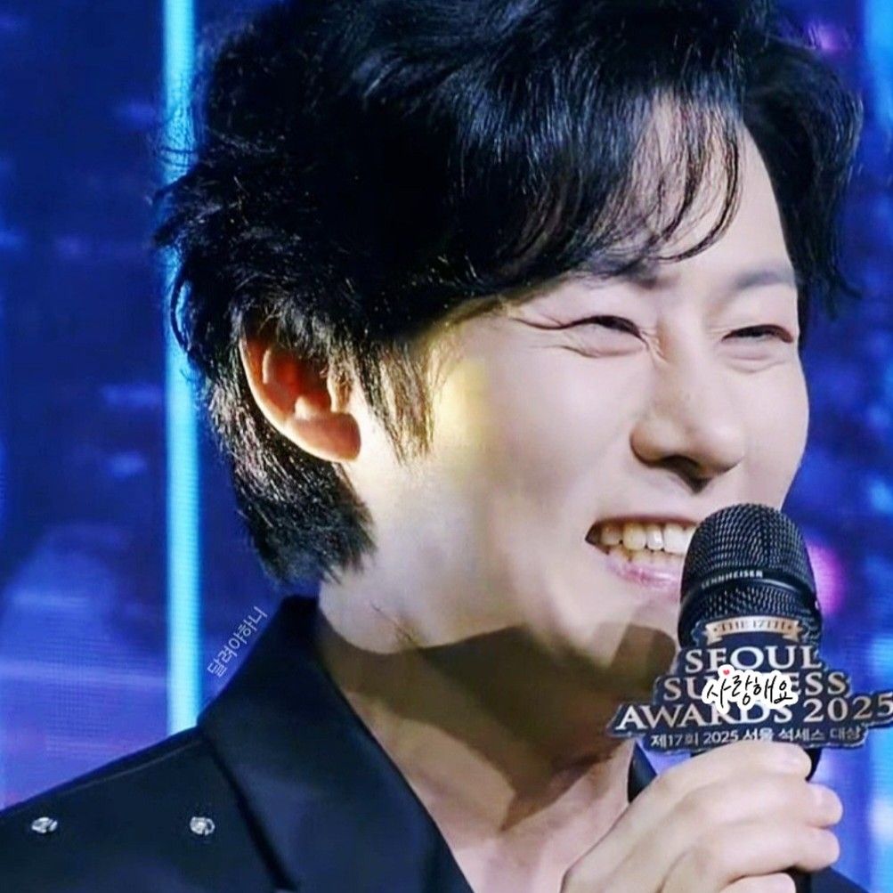 지금 주목받는 셀럽 게시글