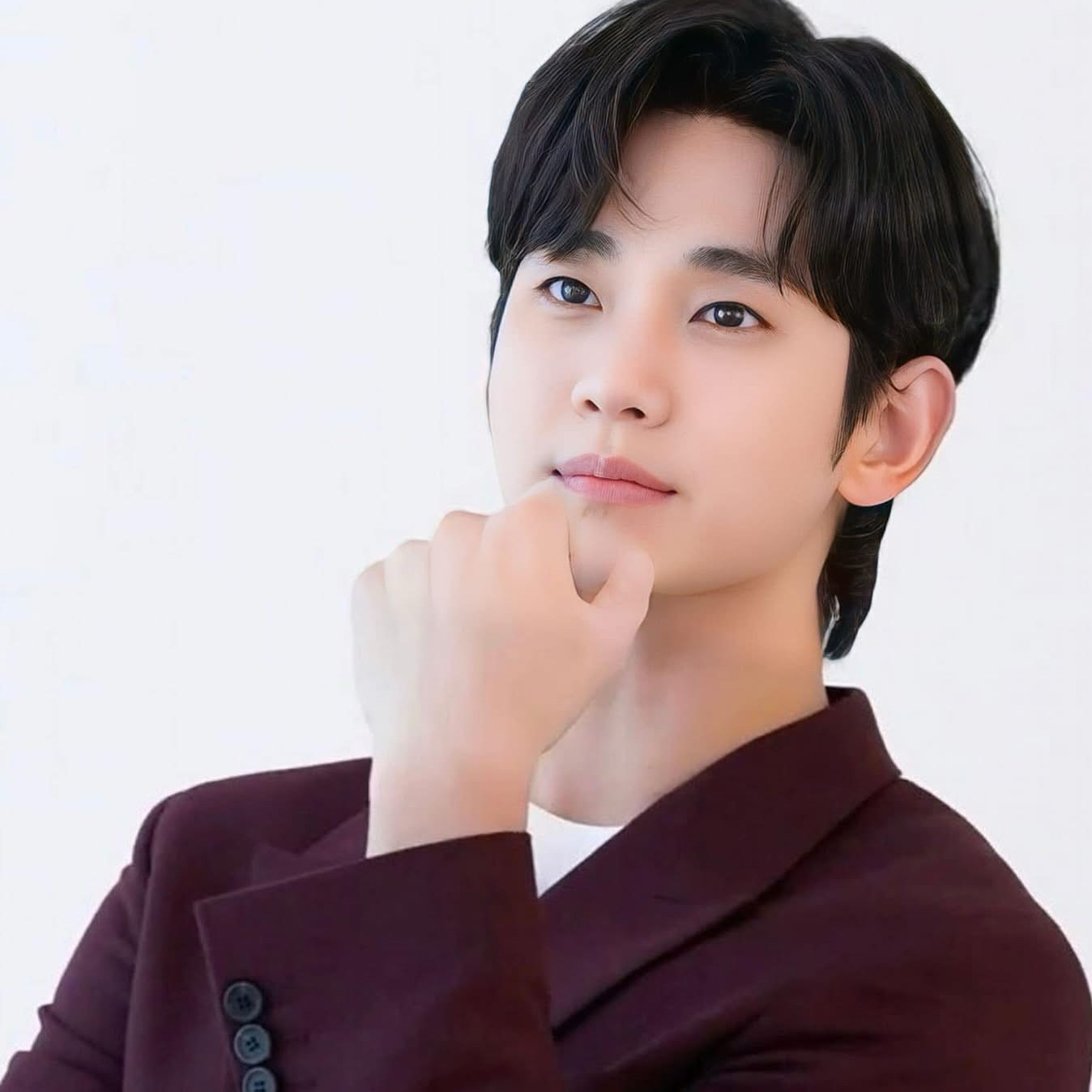 金秀賢的最新照片