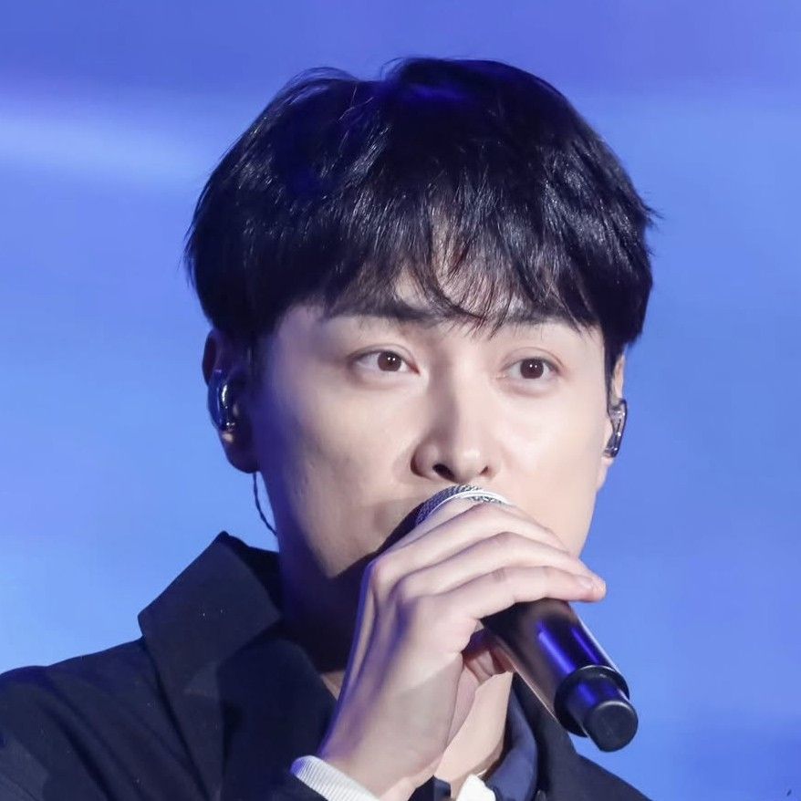 Latest photo of Min Kyunghoon