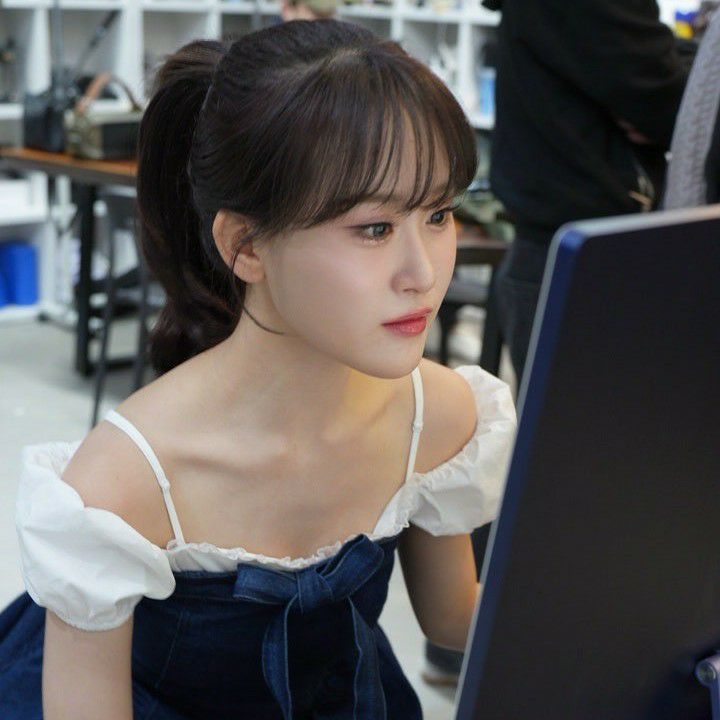 Momen yang diabadikan oleh penggemar Kim Dahyun