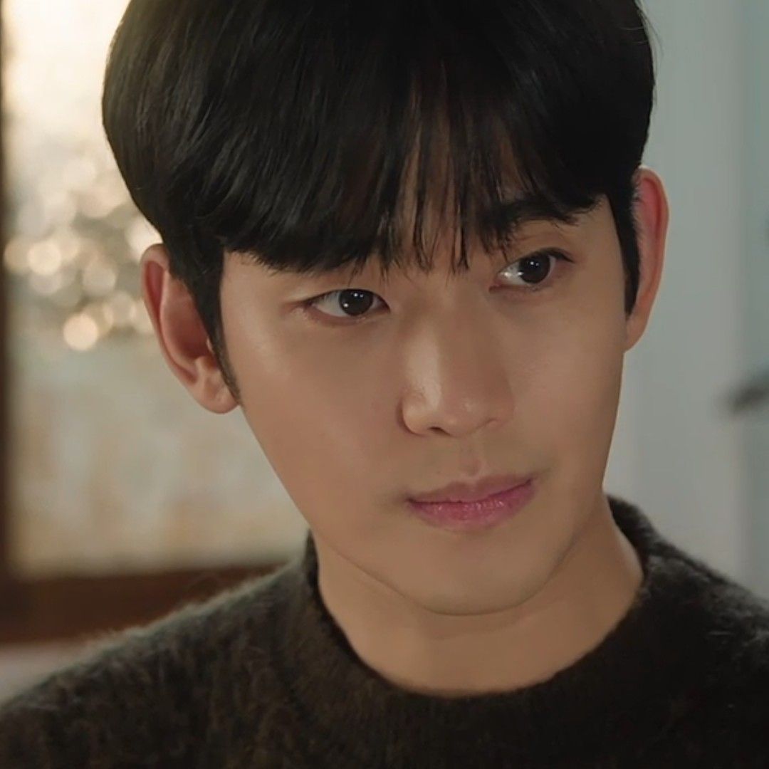 Foto terbaru dari Kim Soohyun