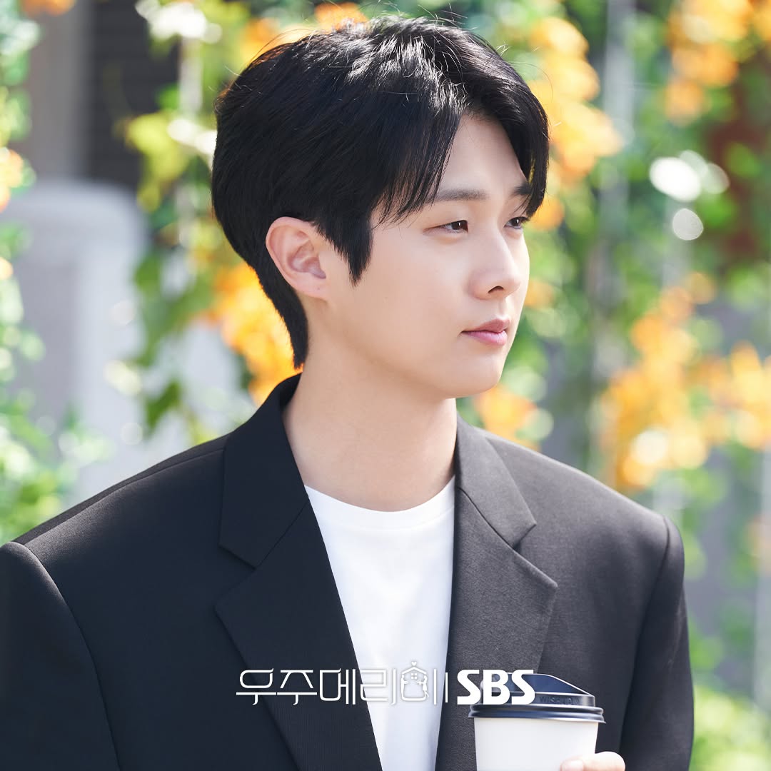 A moment captured by a fan of Choi Wooshik