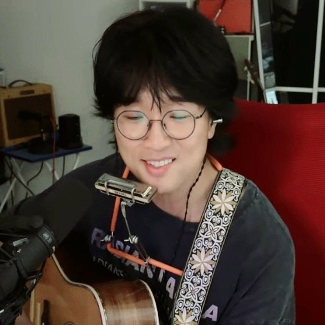Recent activity shot of Bak Changgeun