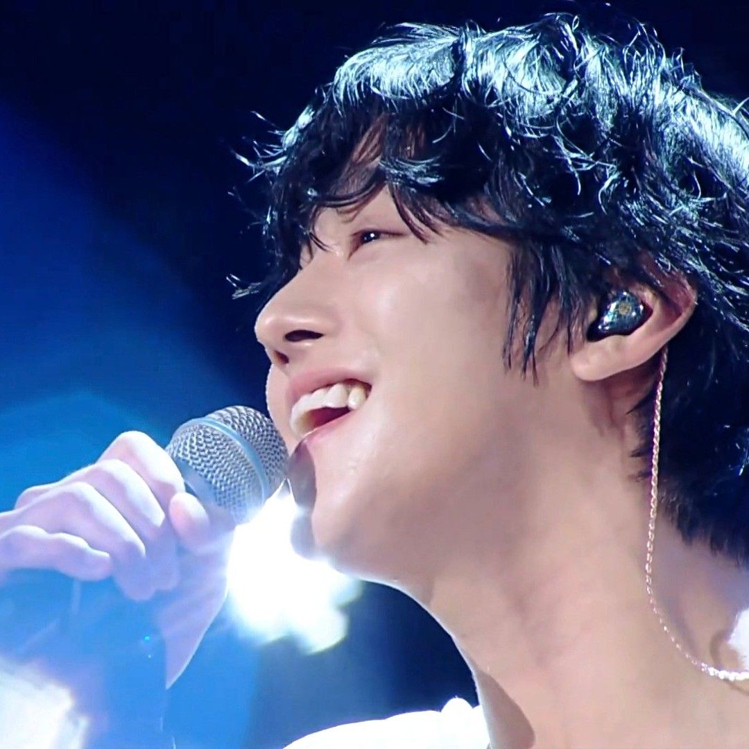 A moment captured by a fan of Ahn Hyoseop