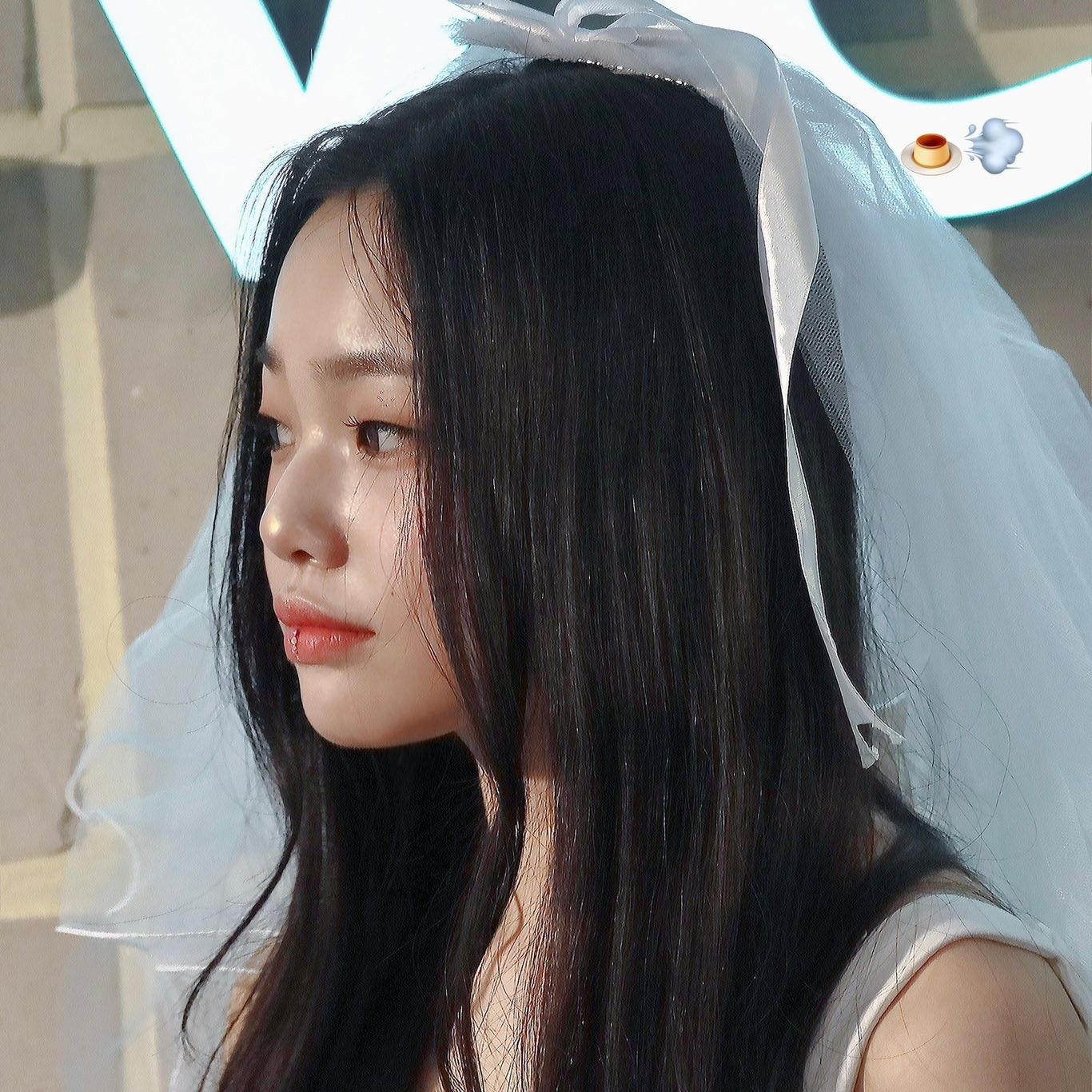 Behind-the-scenes cut of Krystal