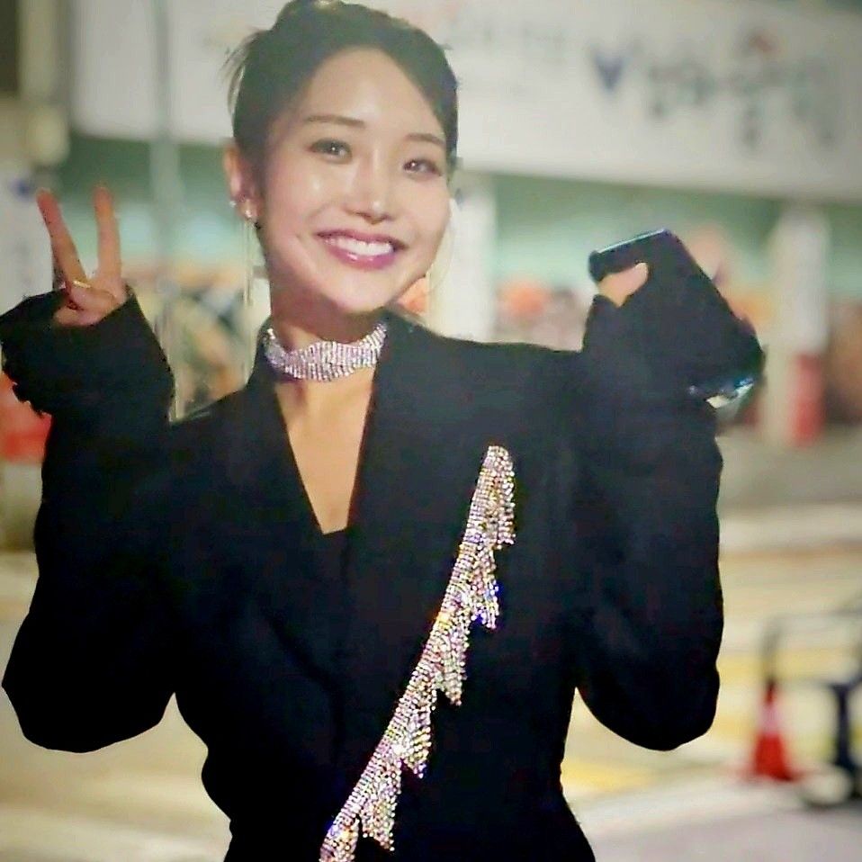 Behind-the-scenes cut of Kim Soyeon (2004)