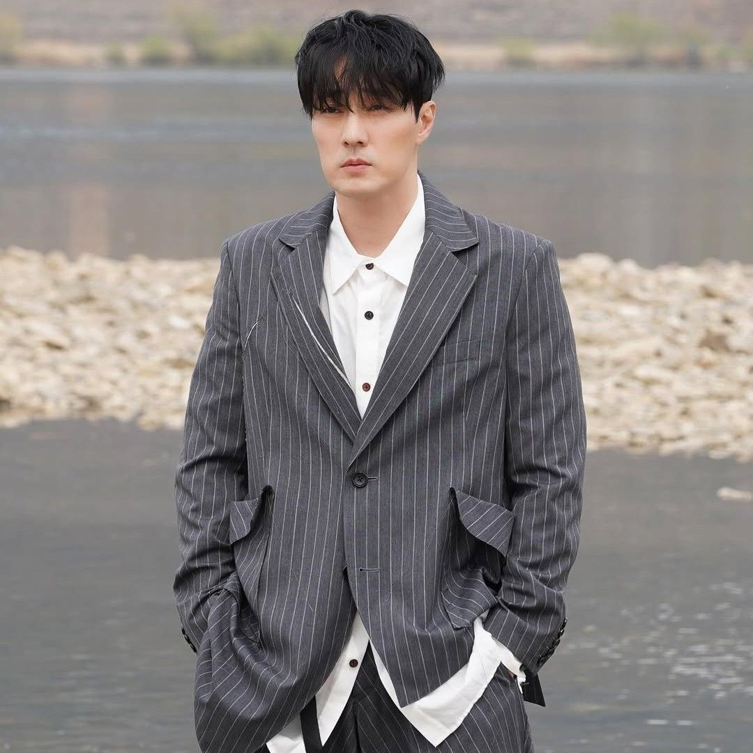 Recent activity shot of So Jisub