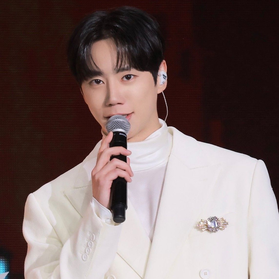 Behind-the-scenes cut of Lee Junyoung