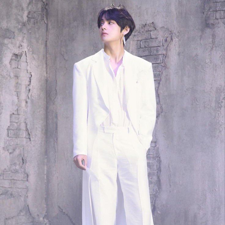 Latest photo of Kim Taehyung (V)