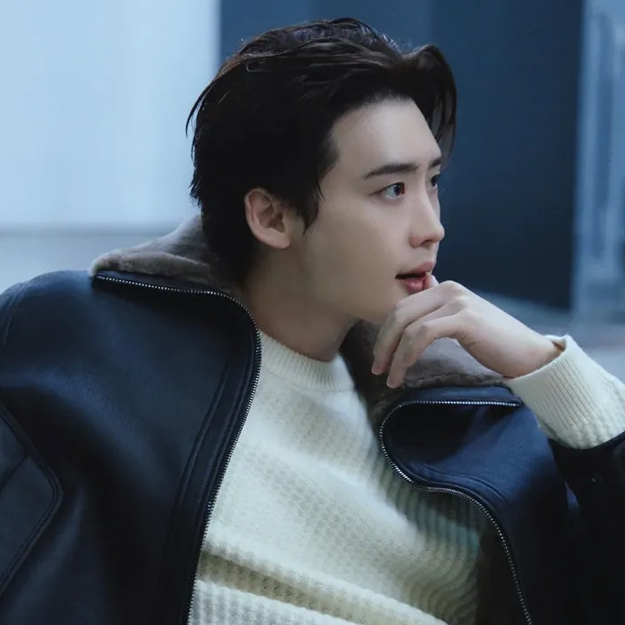 Latest photo of Lee Jongsuk