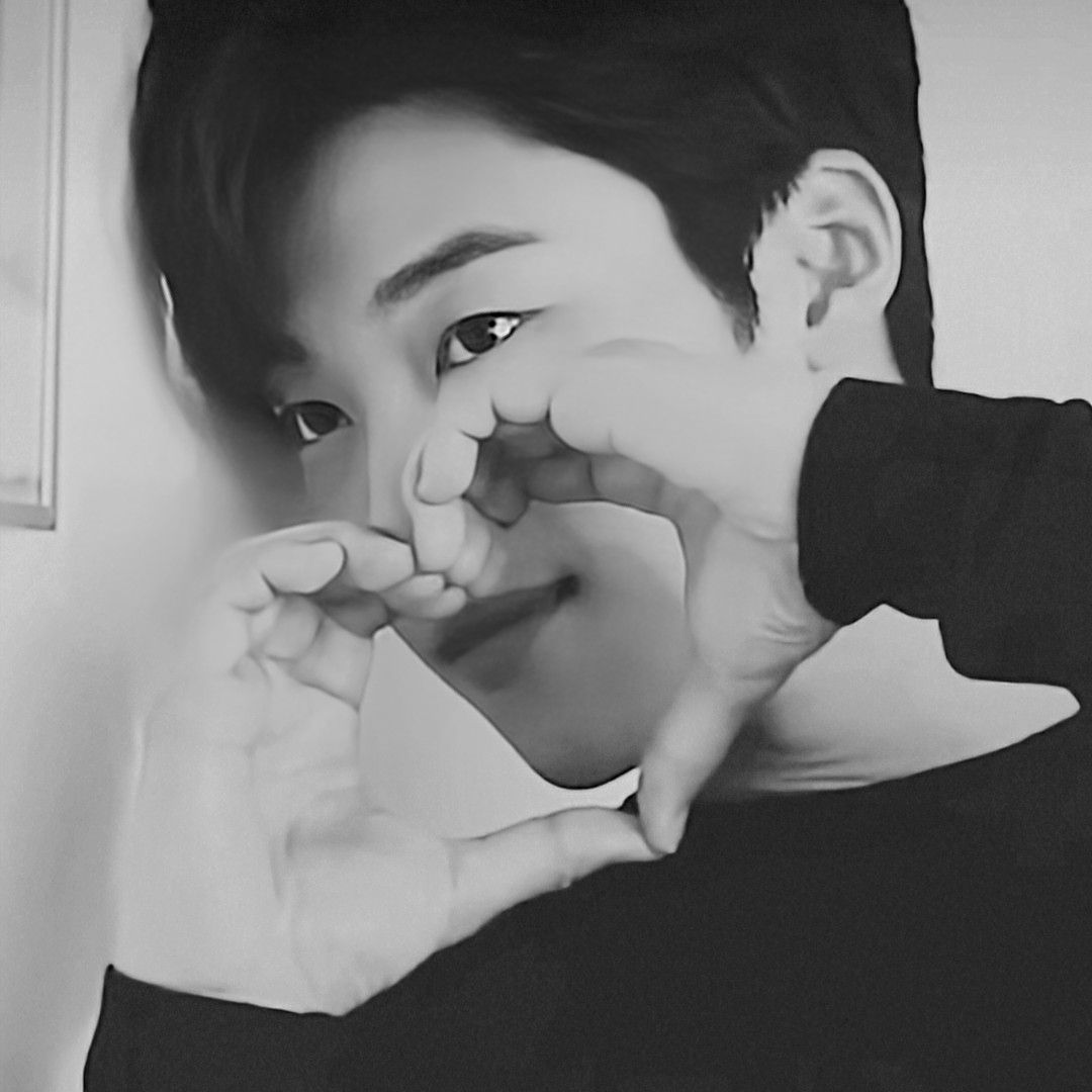 A moment captured by a fan of Woo Dohwan