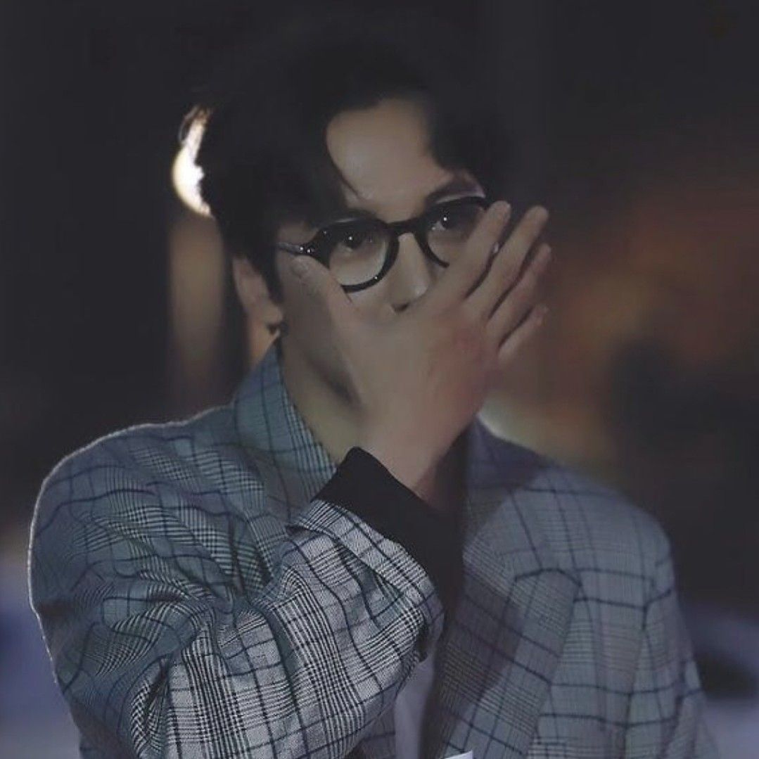 Behind-the-scenes cut of Kim Namgil
