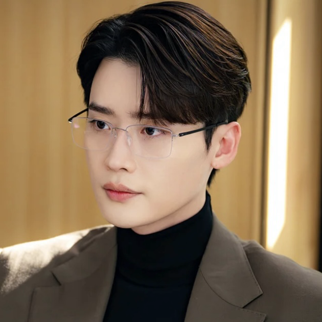Recent activity shot of Lee Jongsuk
