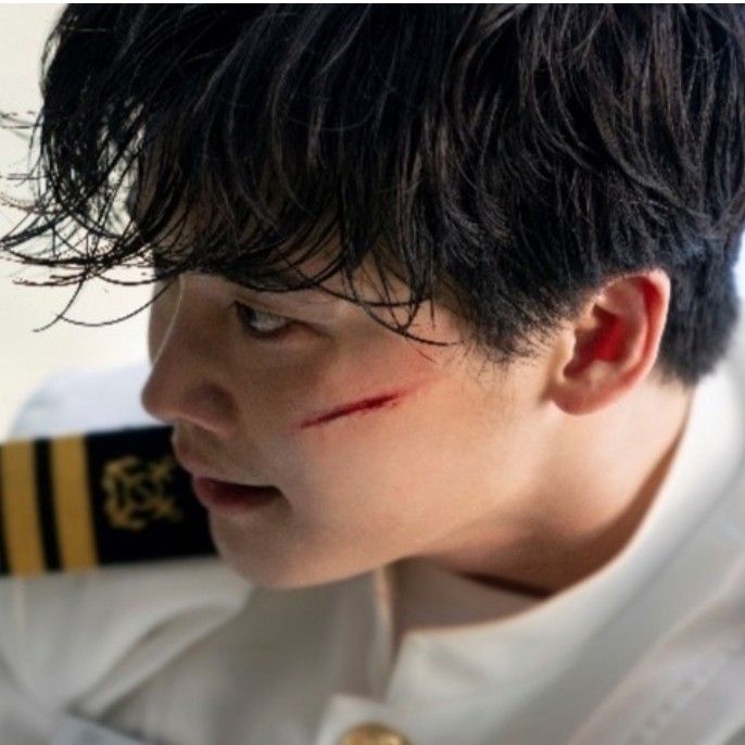 Behind-the-scenes cut of Lee Jongsuk