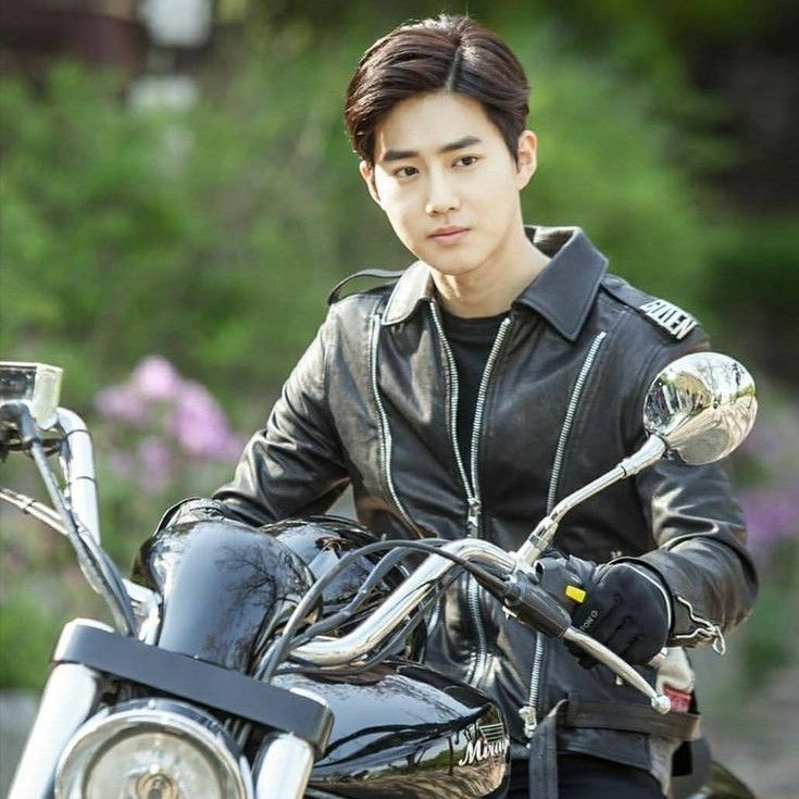 A moment captured by a fan of Suho