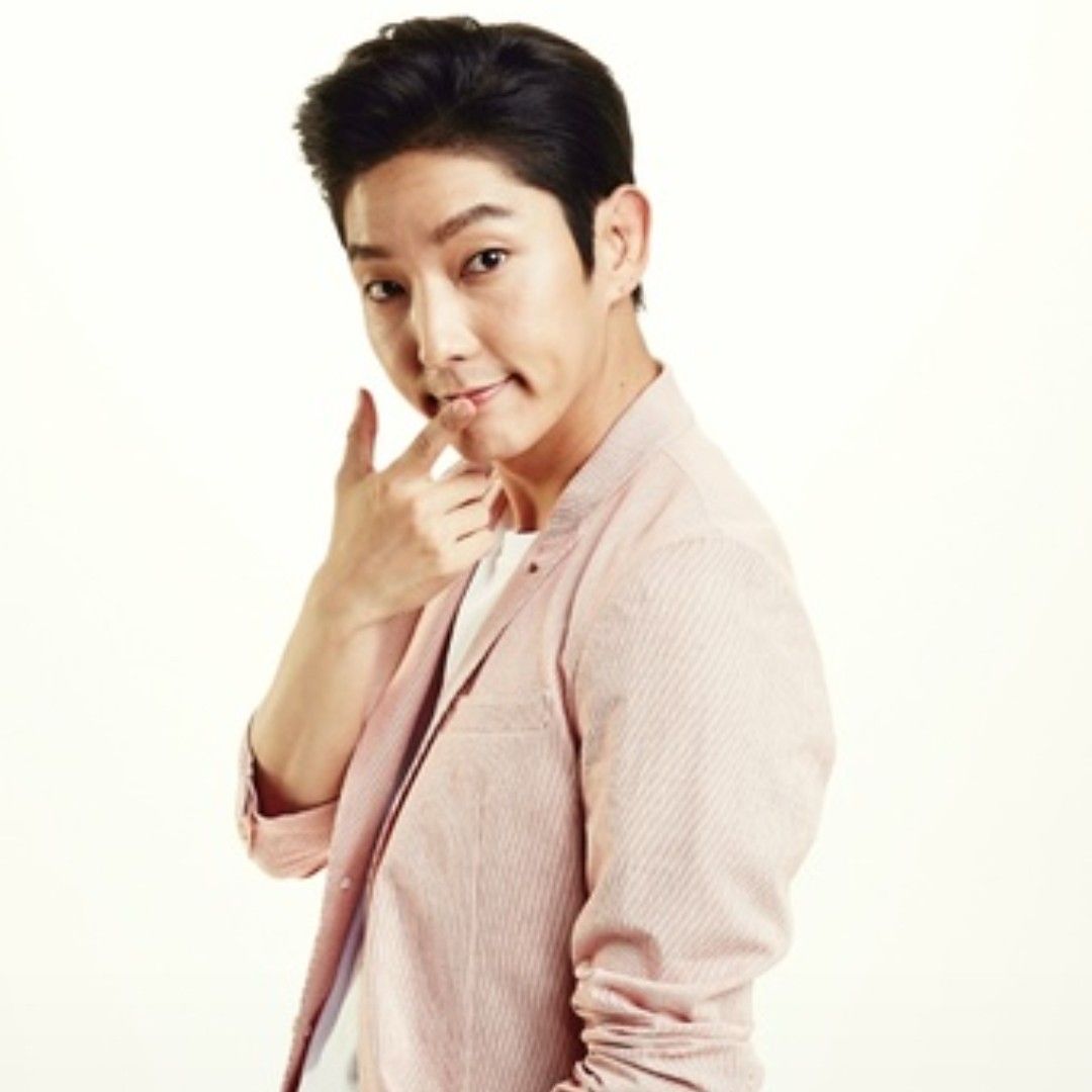 Recent activity shot of Lee Joongi