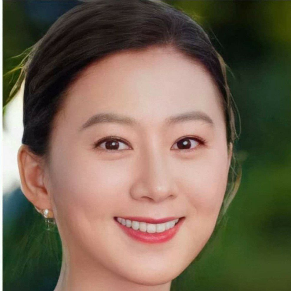 Behind-the-scenes cut of Kim Heeae