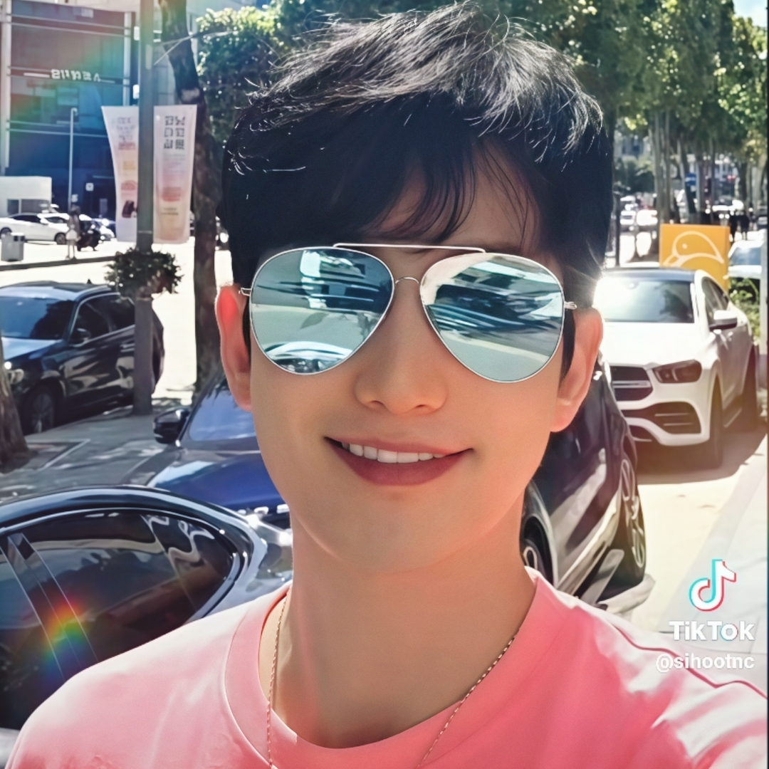 Behind-the-scenes cut of Park Sihoo