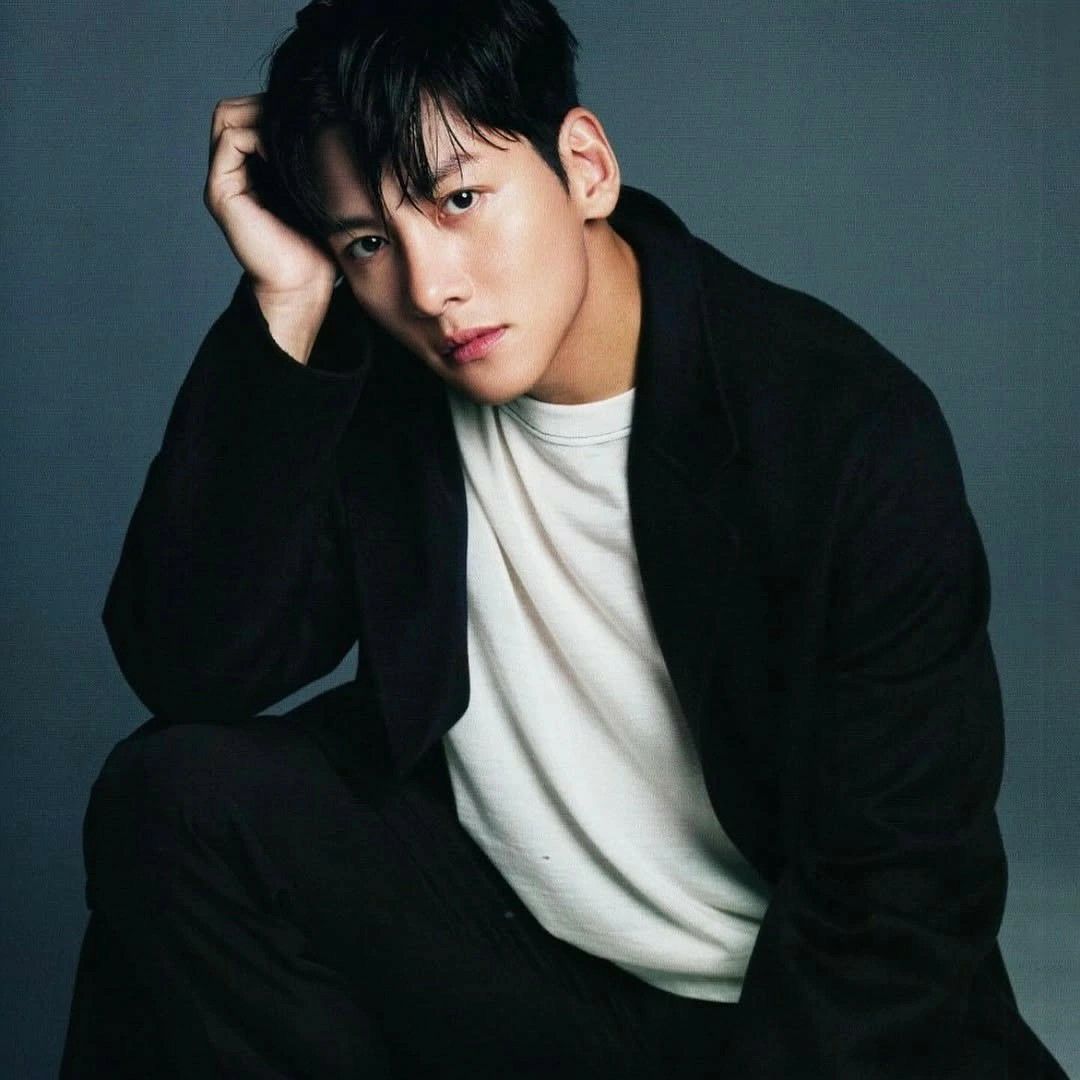 Recent activity shot of Ji Changwook