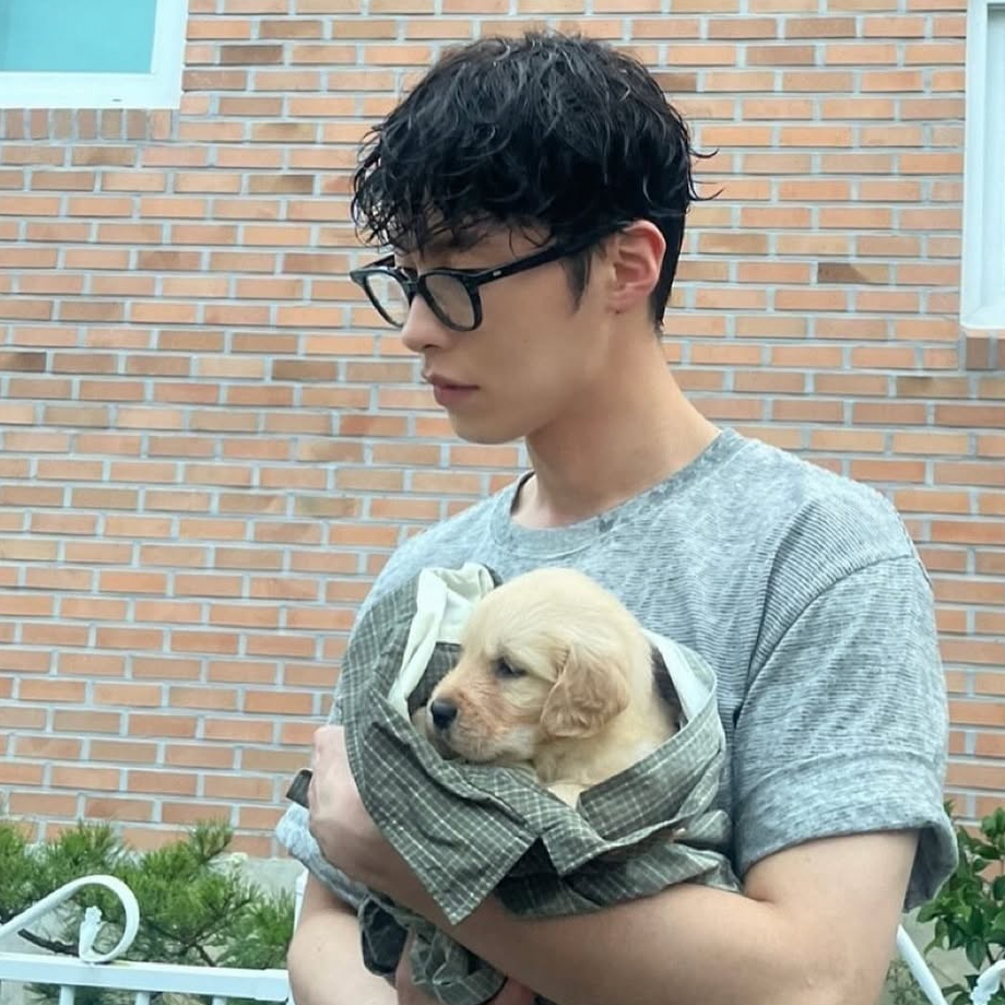 Recent activity shot of Lee Jaewook