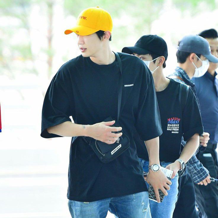 A moment captured by a fan of Chanyeol