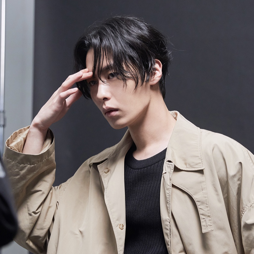 Behind-the-scenes cut of Lee Jaewook