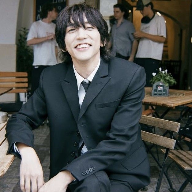 Behind-the-scenes cut of Lee Seungyoon