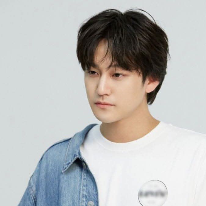 Behind-the-scenes cut of Kim Bum