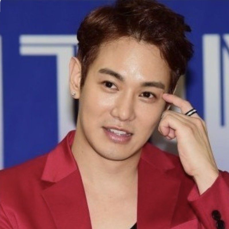 A moment captured by a fan of Hwanhee