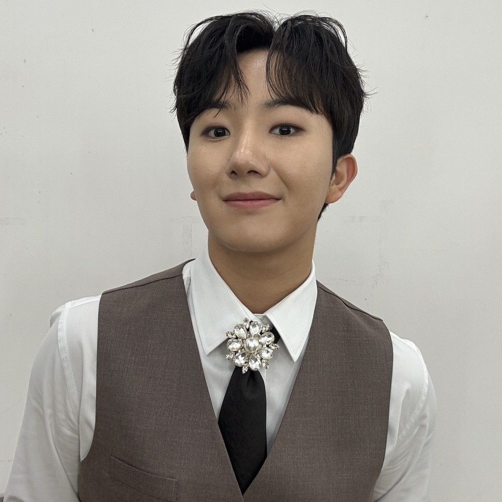 Behind-the-scenes cut of Nam Seungmin