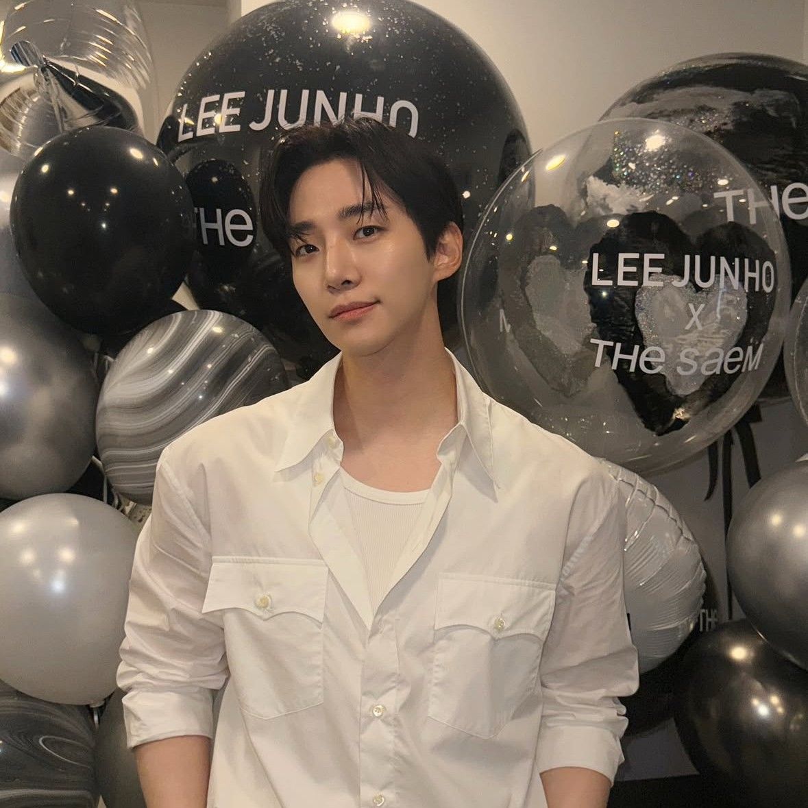 Behind-the-scenes cut of Lee Junho