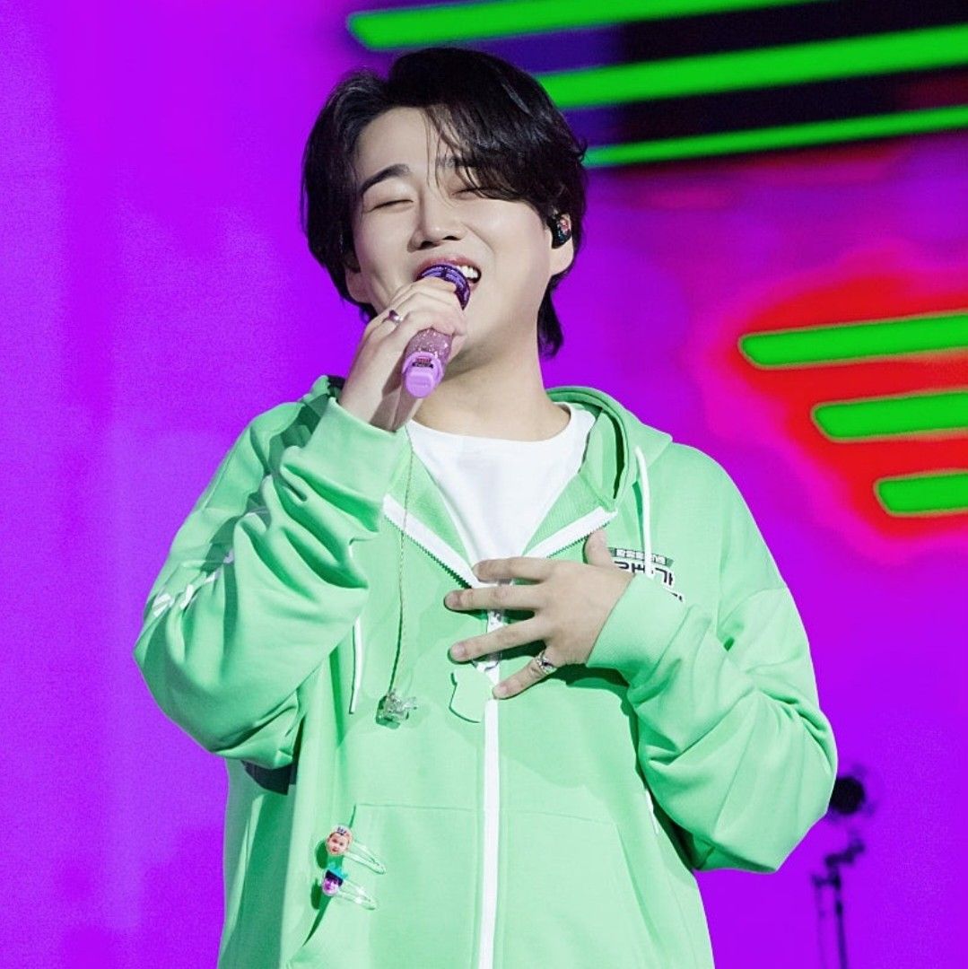 Behind-the-scenes cut of Hwang Youngwoong