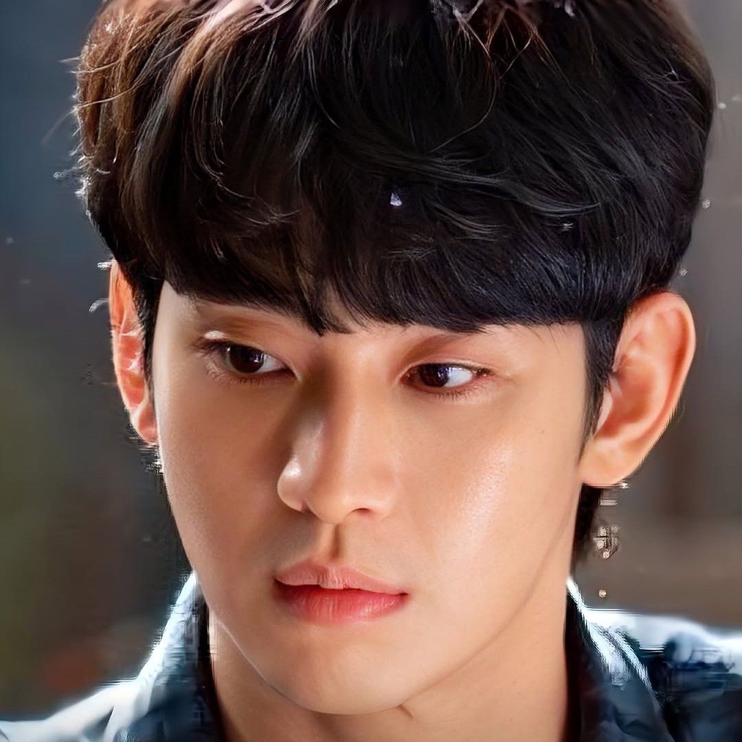 Foto kegiatan terbaru dari Kim Soohyun