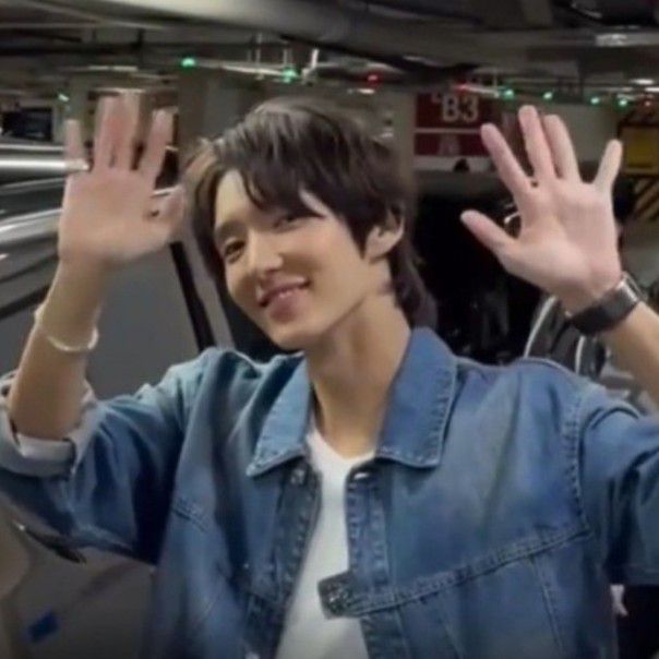 Behind-the-scenes cut of Lee Joongi