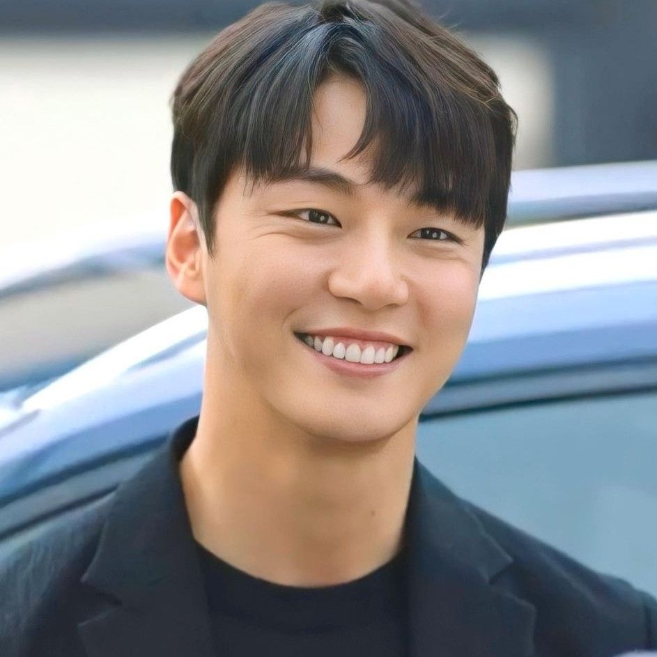 A moment captured by a fan of Yoon Shiyoon