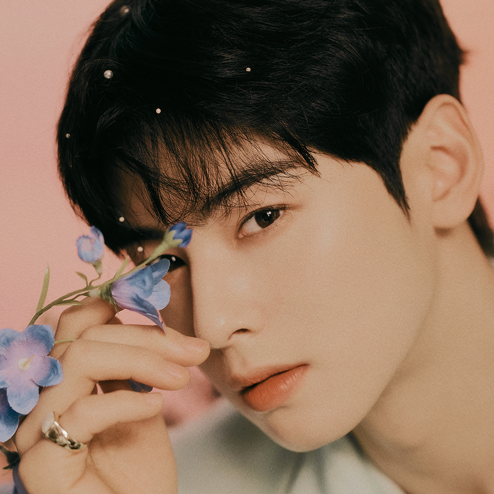 Recent activity shot of Cha Eunwoo