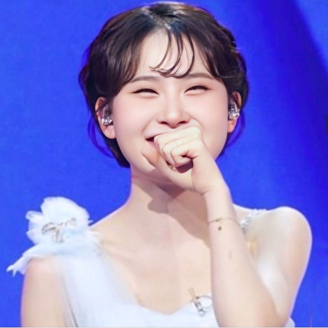 Behind-the-scenes cut of Kim Dahyun