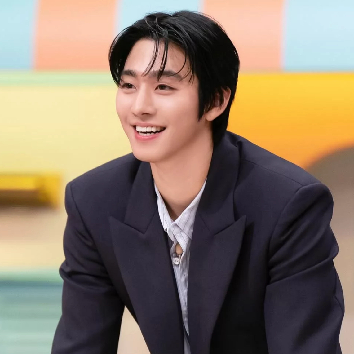 Recent activity shot of Ahn Hyoseop